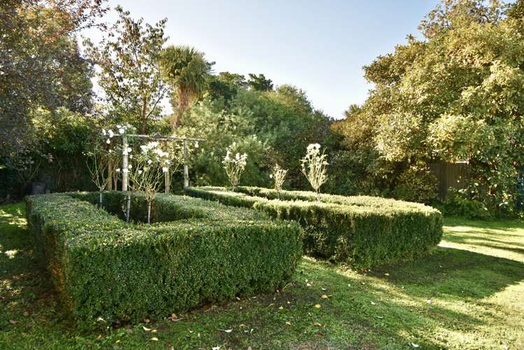 2 Clifton Avenue Carterton_15