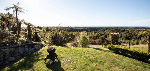 10 Little Paddock Hokitika_4