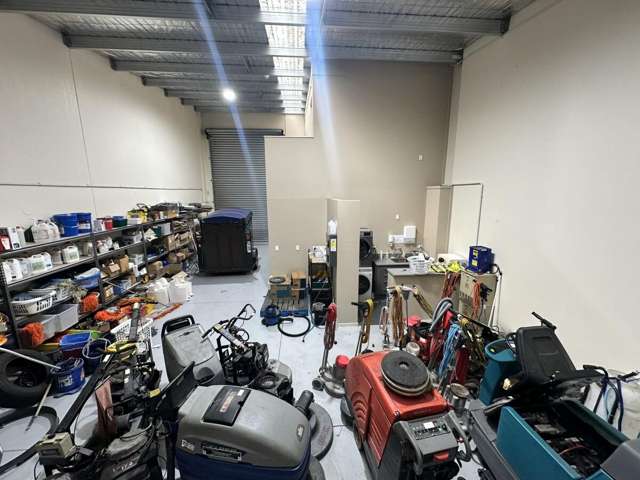 Unit 8, 9  Craft Place Middleton_1