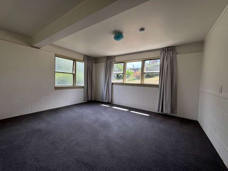 1/8 Quiet Street Te Atatu South_11