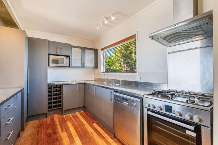 93 Wade River Road Stanmore Bay_18