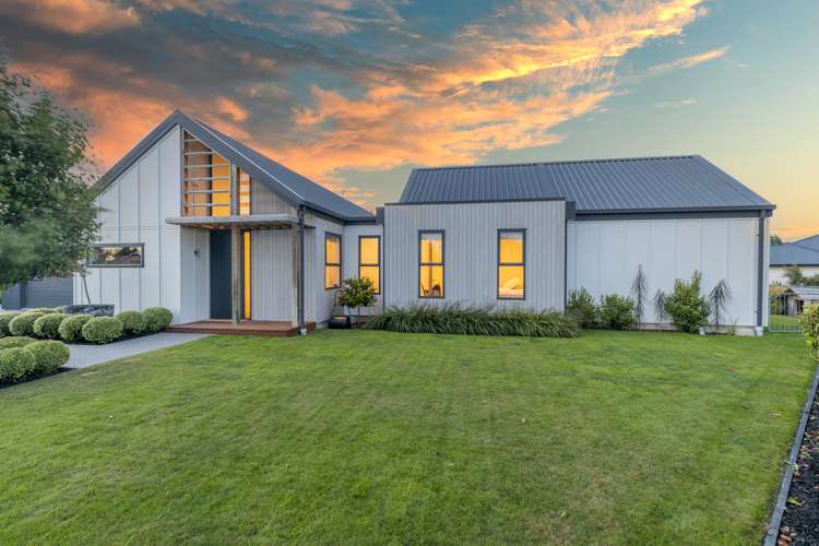 32 Carnaveron Drive Lincoln_21