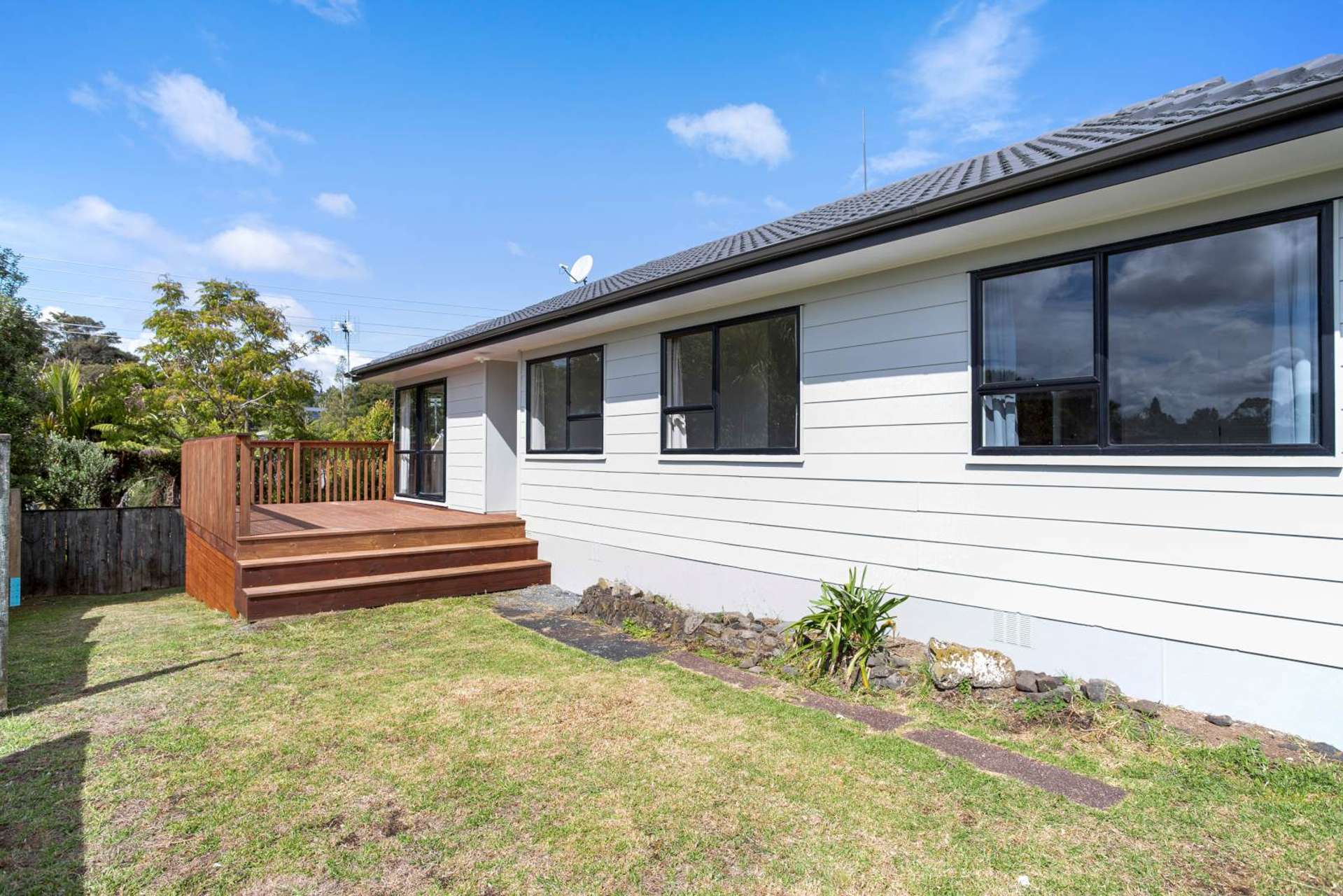 52 Meadowvale Rise Titirangi_0