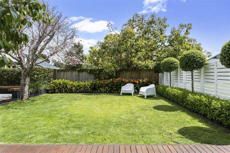 2/25a Beach Road Te Atatu Peninsula_5