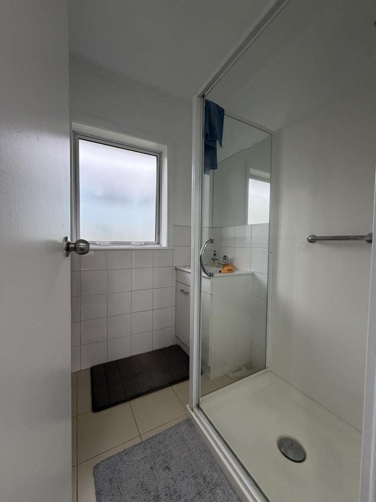 2/270 East Coast Road Forrest Hill_7