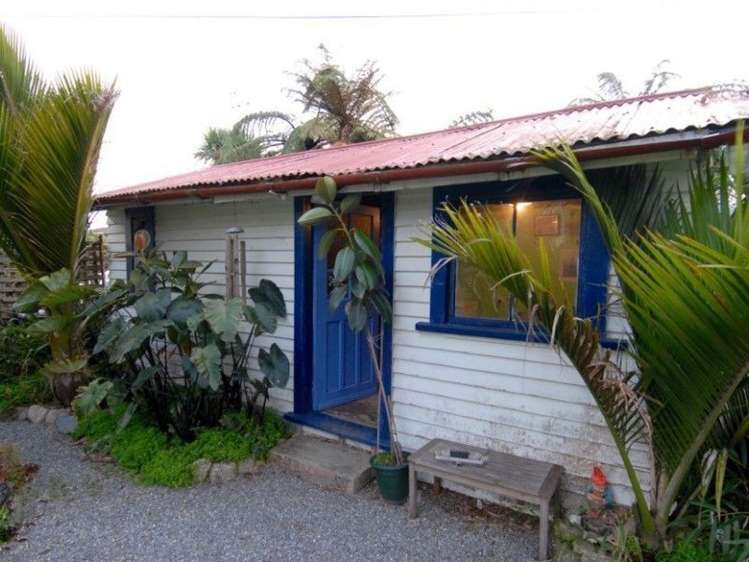 1 Waverley Street Karamea_19