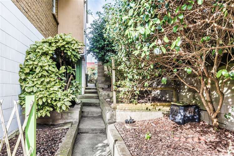 2/115a Landscape Road Mount Eden_12