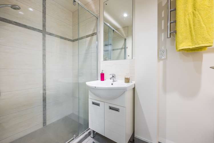 2j/23 Emily Place Auckland Central_7