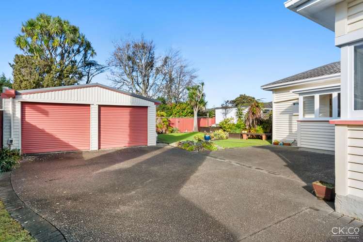 64 Totara Crescent Woburn_17