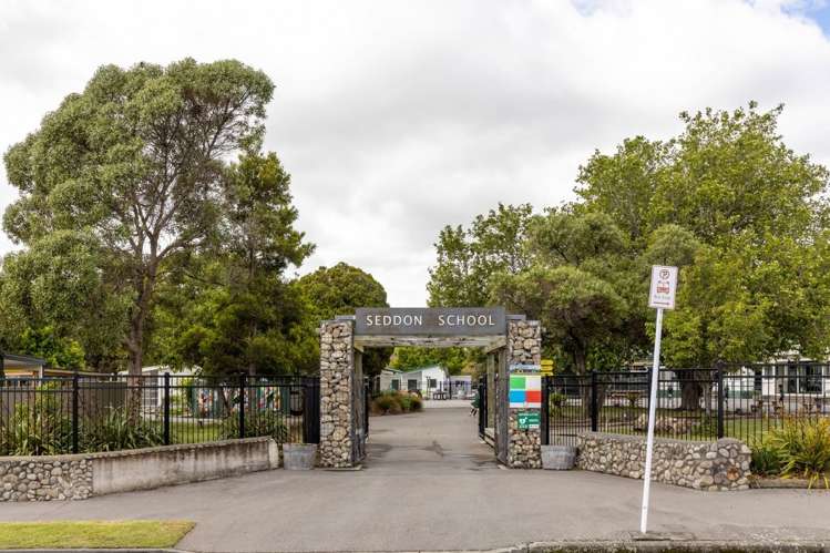 9 Redwood Street Seddon_17