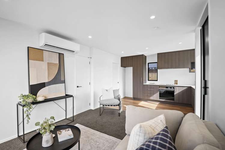 1/118 McFaddens Road St Albans_4