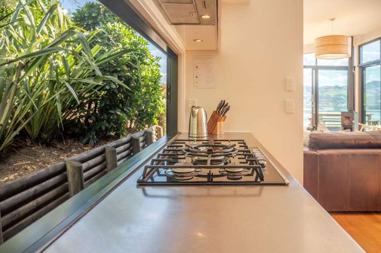 9 Lushingtons Bay Road Takamatua_15