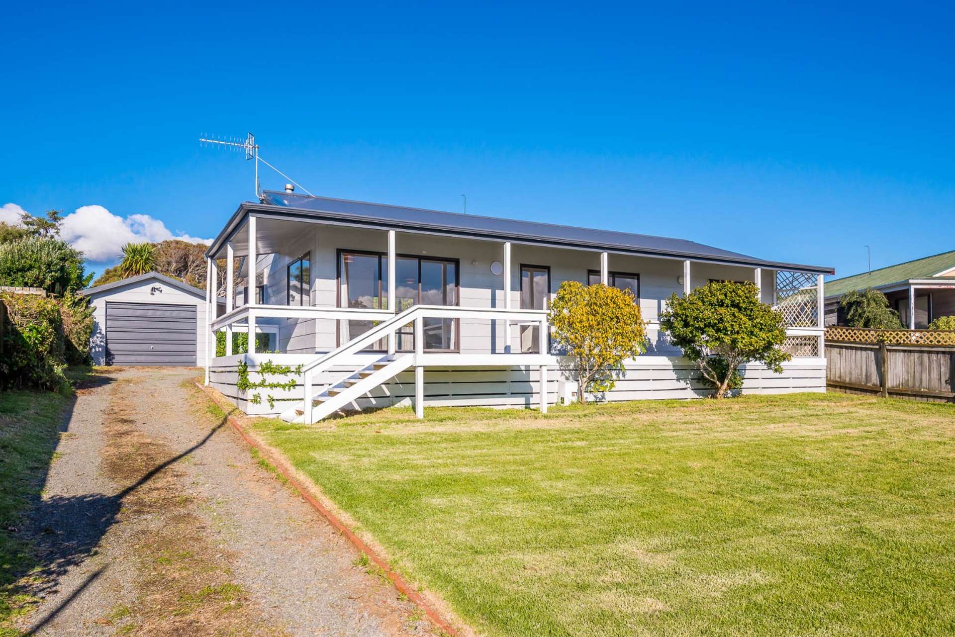 66 Queens Road Waikanae Beach_0