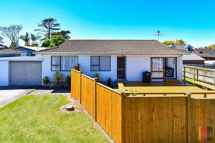 1/147 Carnoustie Drive Wattle Downs_1