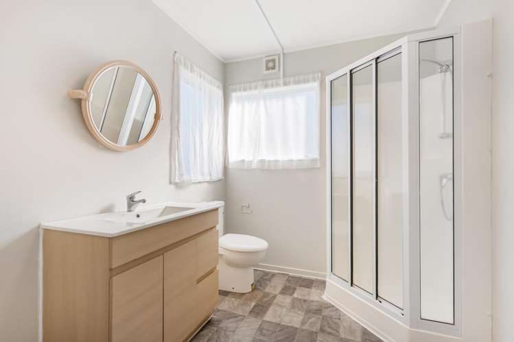 127 Clovelly Road Bucklands Beach_16