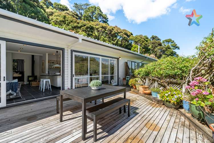 12 Whiorau Grove Lowry Bay_19