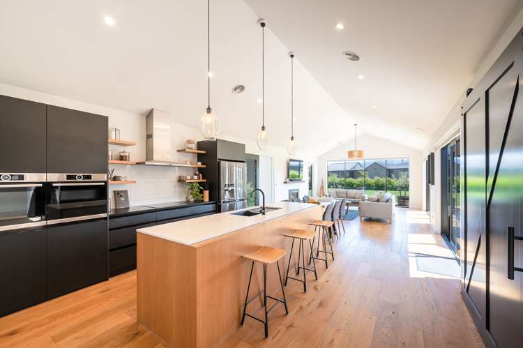 672 Aubrey Road Wanaka_9