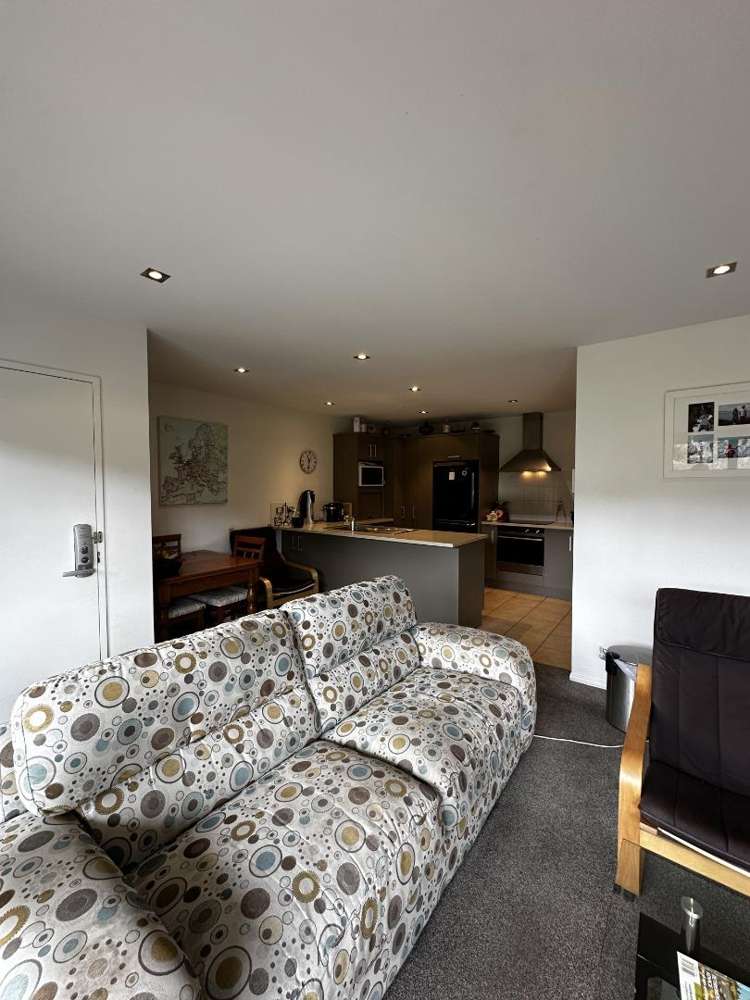 6/7 The Avenue 10862_9