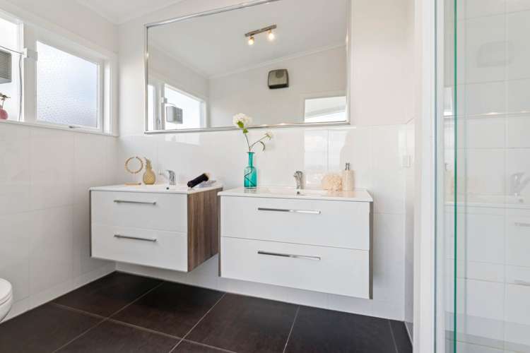 8 Summit Drive Torbay_19