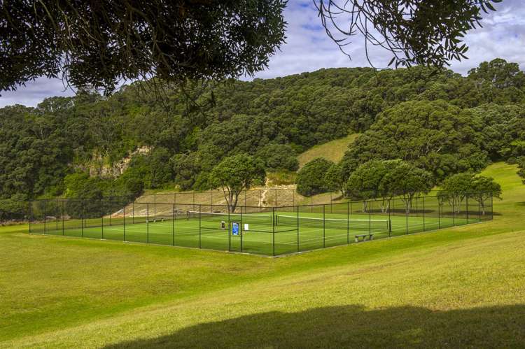 119 Oratia Place Onemana_41