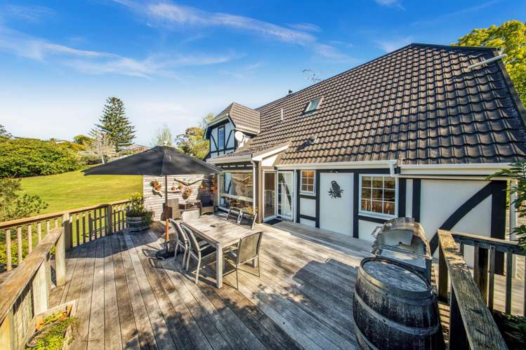 27 Charles Dickens Drive Mellons Bay_16