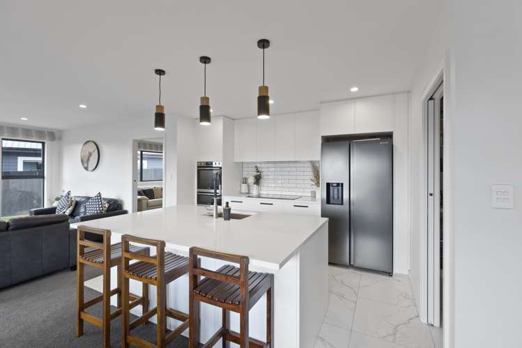 2 Corsica Court Fitzherbert_5