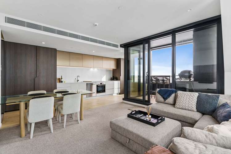 2103/10 Commerce Street_3