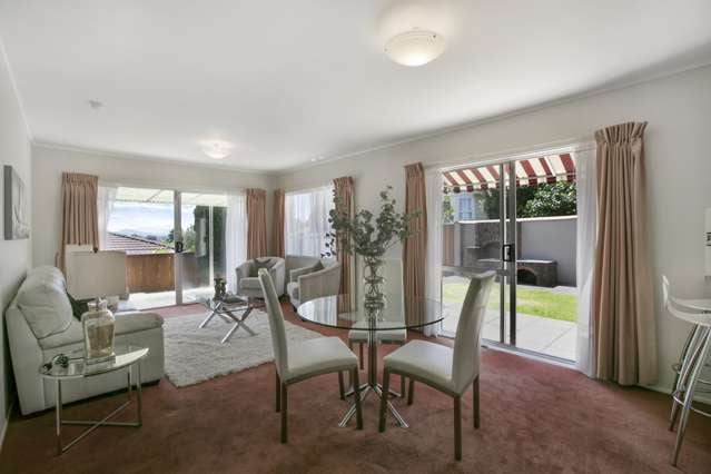 2/6 Tromie Place Highland Park_3