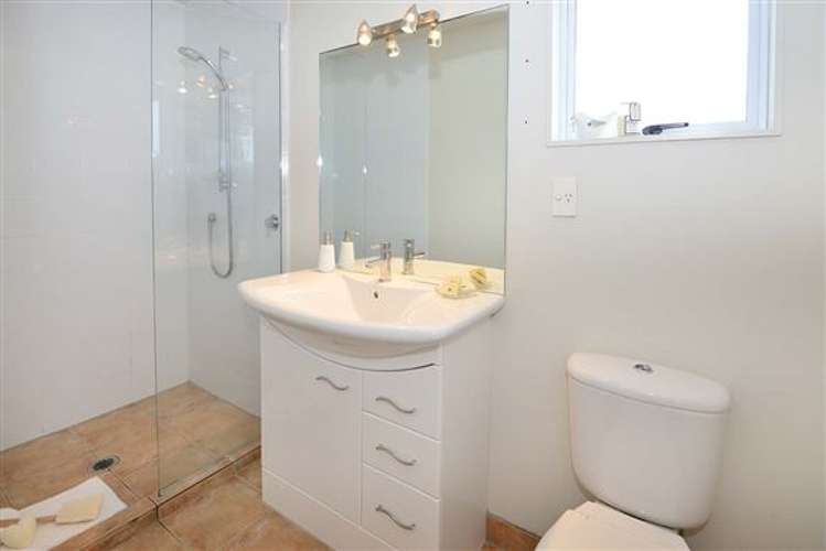 125 Roberta Crescent Orewa_16