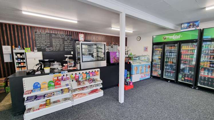 59 Main Road Tuatapere_5