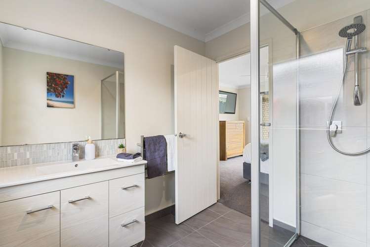 54 Seventh View Avenue Beachlands_19