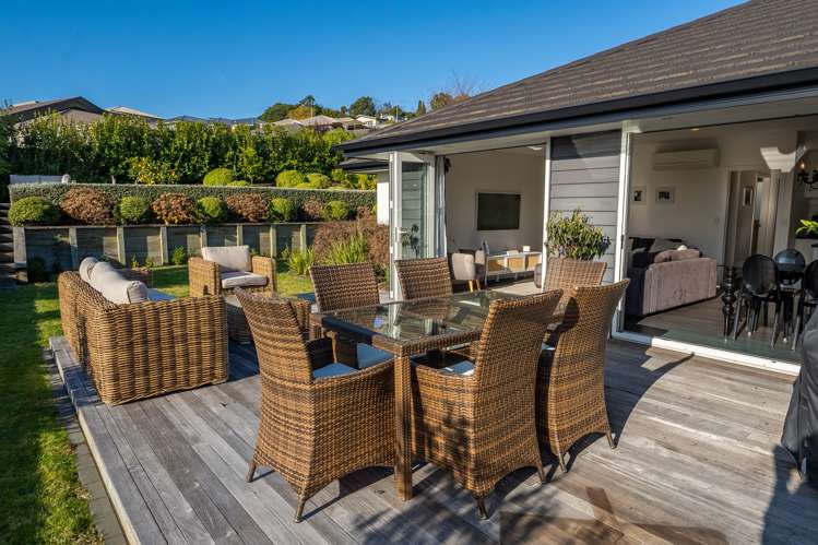 90 Washbourn Drive Richmond_23