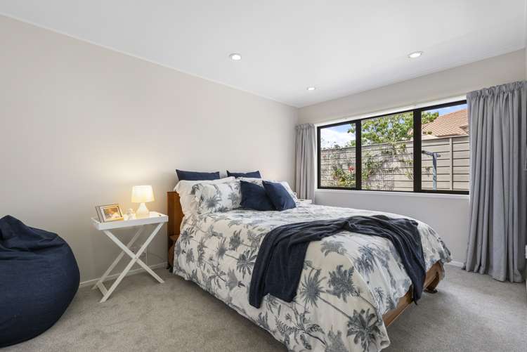 2 Gillard Place Eastern Beach_24