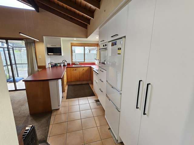 8 Keith Road Paroa_2