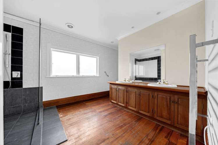 65 Beach Road Pahurehure_20