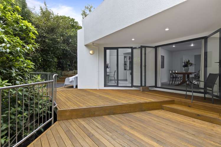 2/15 Wernham Place Northcote_14