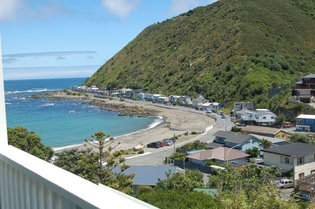 SUNNY, SOUTH COAST LIVING!