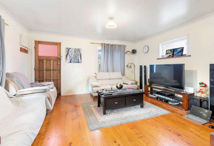 293 Massey Road Mangere East_5