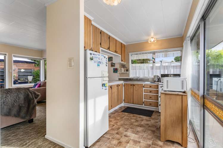 5B Monarch Grove Pauanui_11