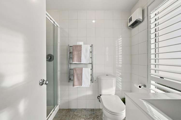 74 Office Road Merivale_12