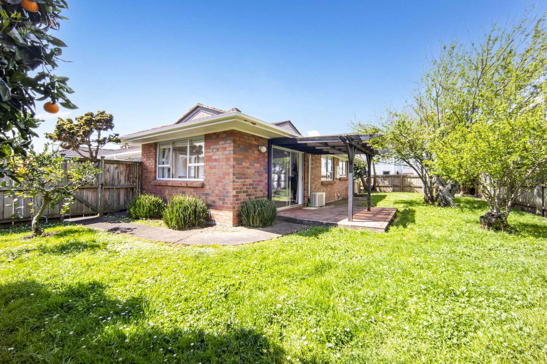2/2 Tabitha Crescent Henderson_0