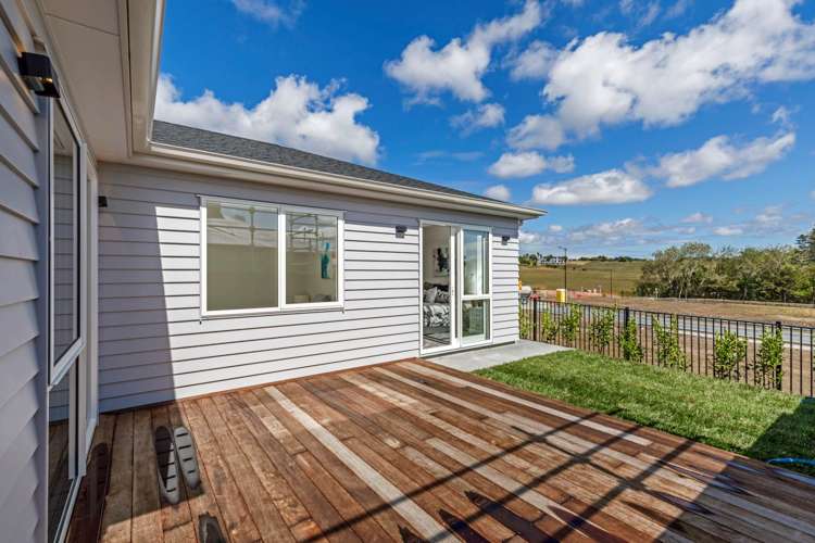37 Tipu Crescent Wainui_3