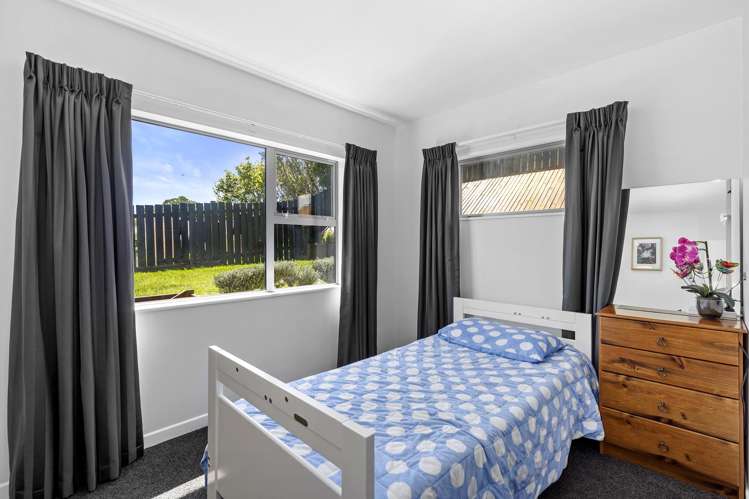 25 Griffiths Grove Newlands_15