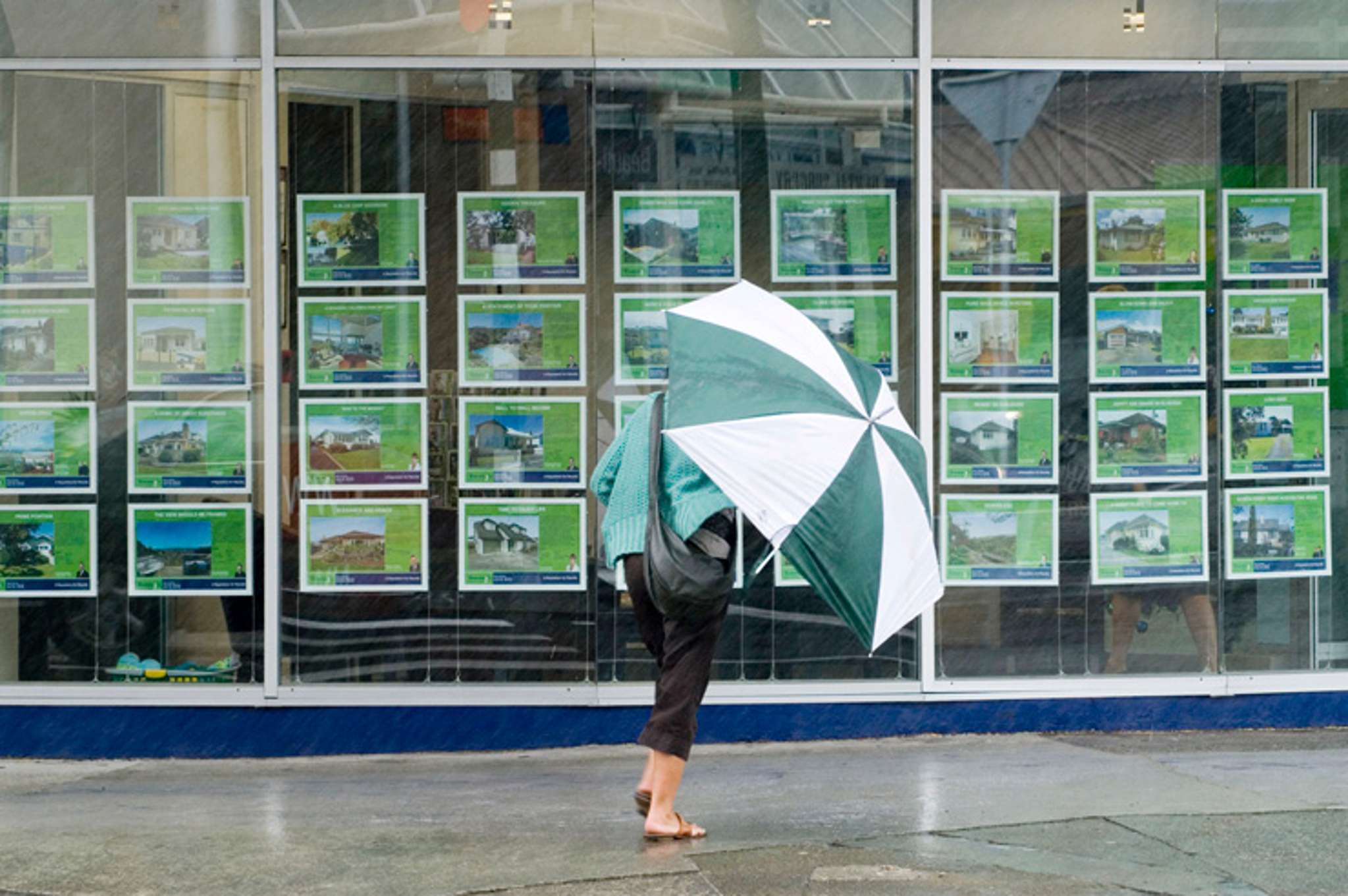 Tony Alexander: Eight facts to keep in mind if NZ falls into recession