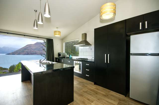 8a Moss Lane Fernhill/Sunshine Bay_1