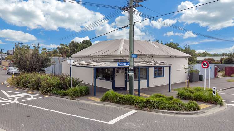 475 Worcester Street Linwood_12