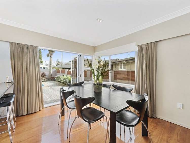 735 River Road Chartwell_7