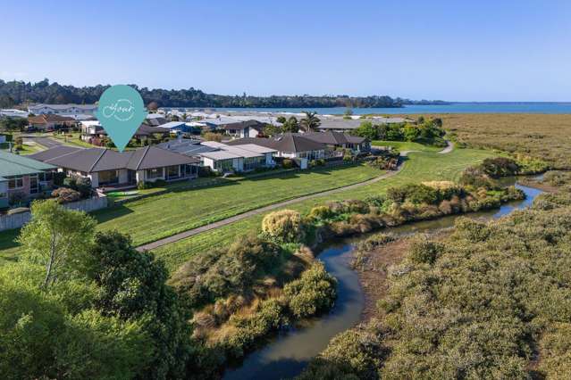 Nature & Luxury Combined - Estuary & Walkway