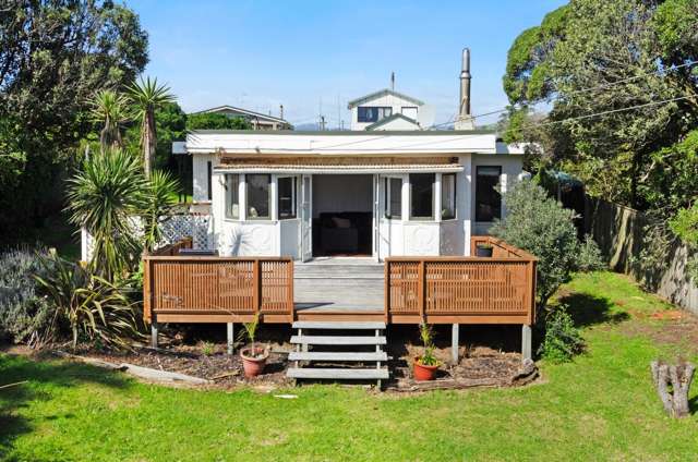 Charming Beachside Cottage