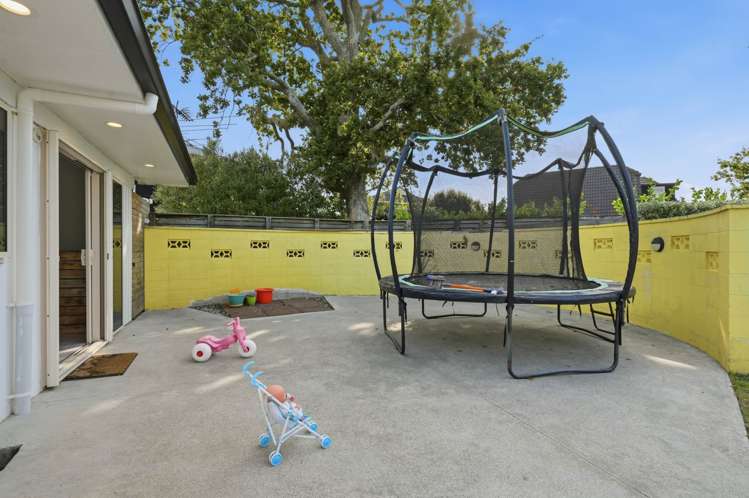 6 Fratley Avenue Farm Cove_16